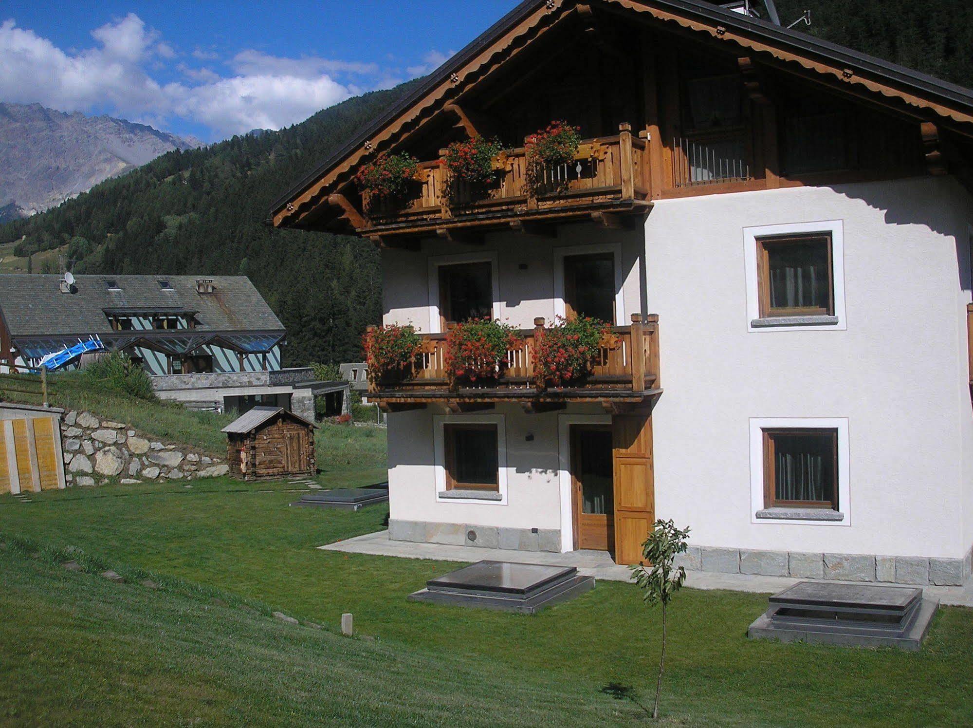 Chalet La Rugiada Бормио Екстериор снимка